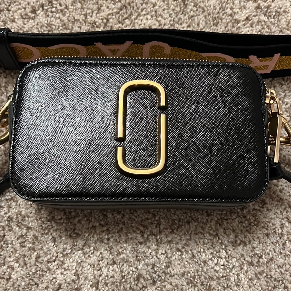MARC JACOBS CAMERA BAG